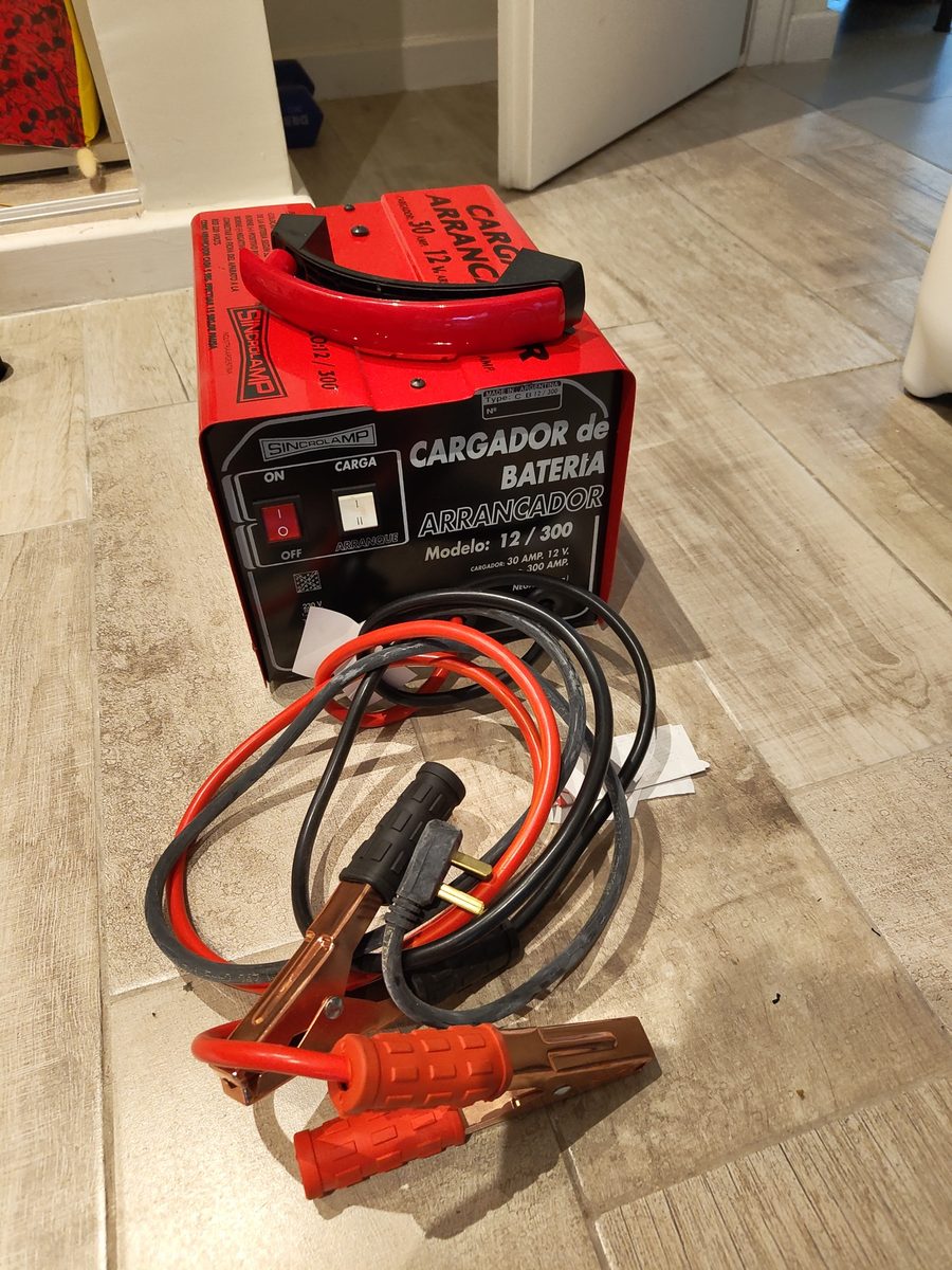 Cargador de Batería y Arrancador Sincrolamp CB12/300