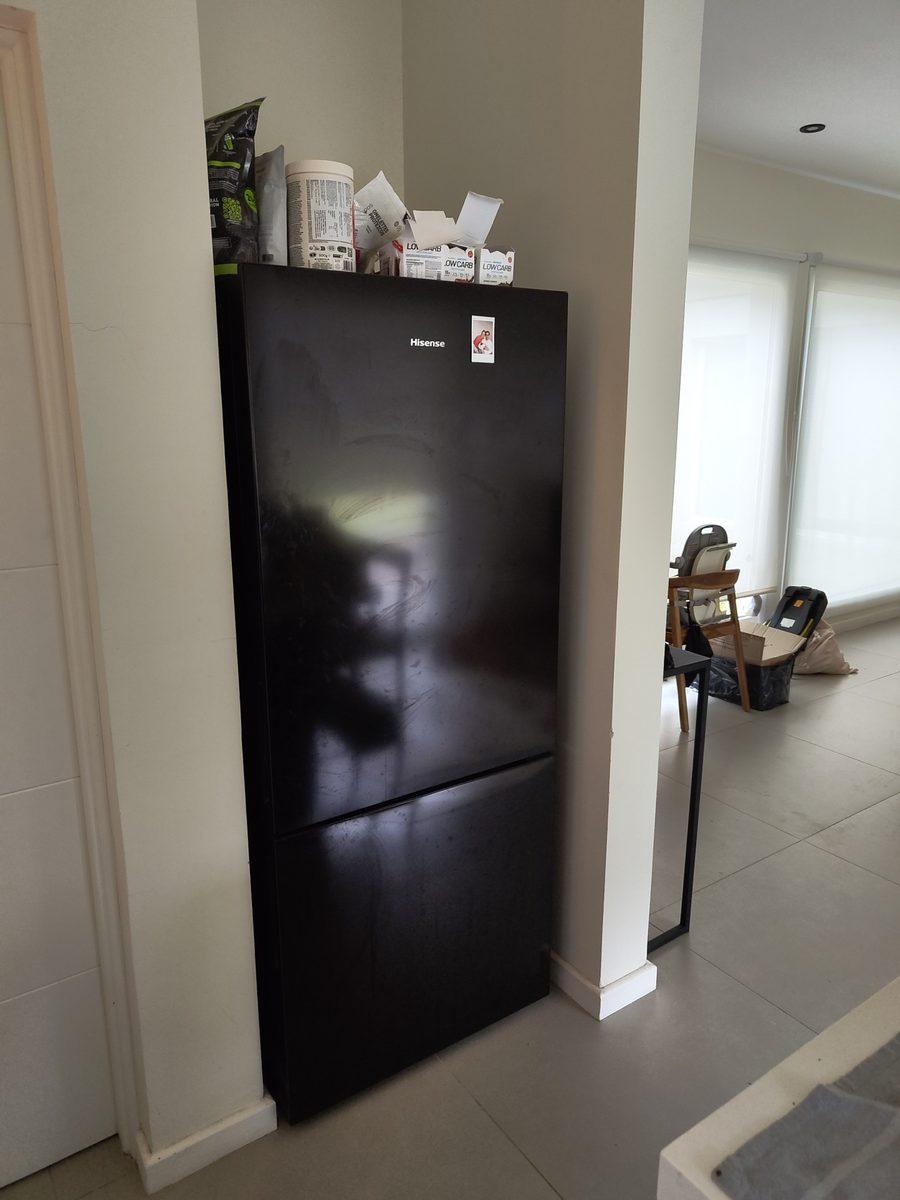 Heladera No Frost Hisense RB3P422NEB 417L Negra — foto 2