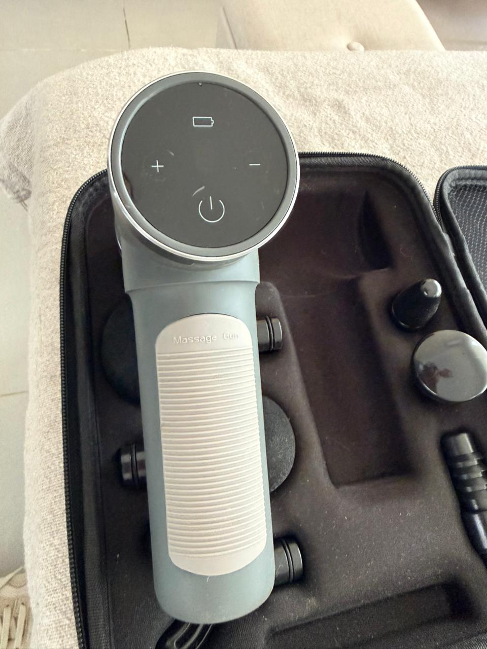 Milcea Fascia Massage Gun — Kit con Maletín y 6 Cabezales — foto 4
